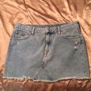 Short denim skirt